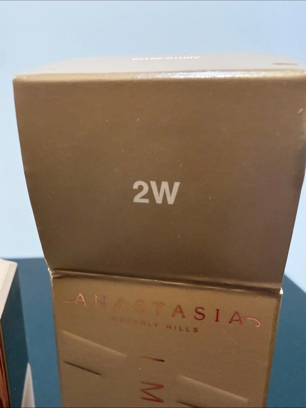 Anastasia Beverly Hills Impeccable Foundation 2W Warm Tan